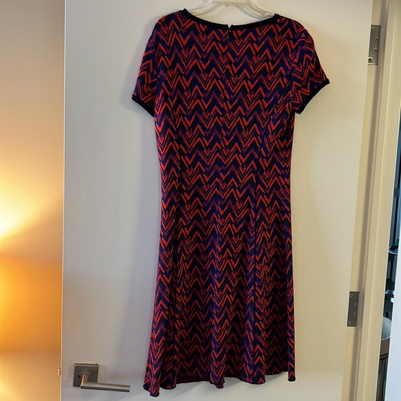 St. John Black Label Knit A-Line Chevron Dress V-Neck Wool Blend 8 - Picture 4 of 13